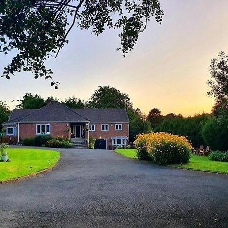 Idyllic 2 Bedroom Self-Contained Upsidedown Annexe Llandrindod Wells Esterno foto