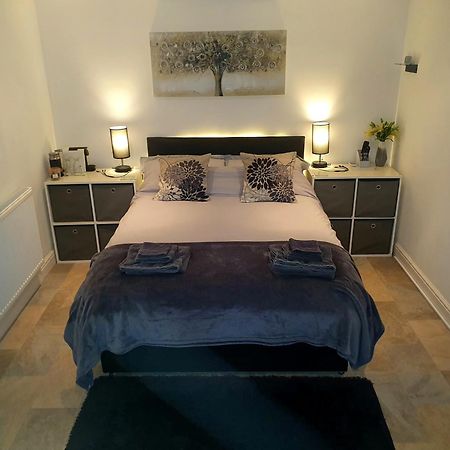 Idyllic 2 Bedroom Self-Contained Upsidedown Annexe Llandrindod Wells Esterno foto