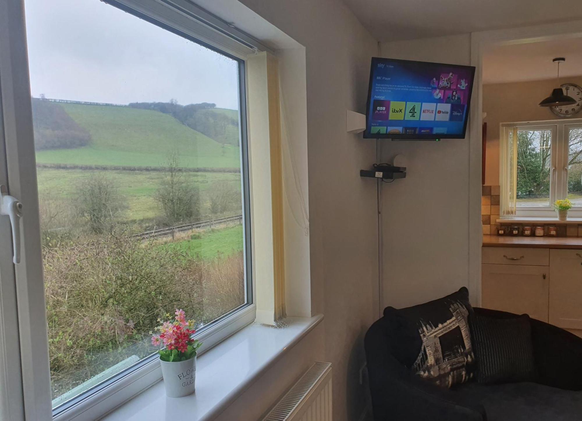 Idyllic 2 Bedroom Self-Contained Upsidedown Annexe Llandrindod Wells Esterno foto