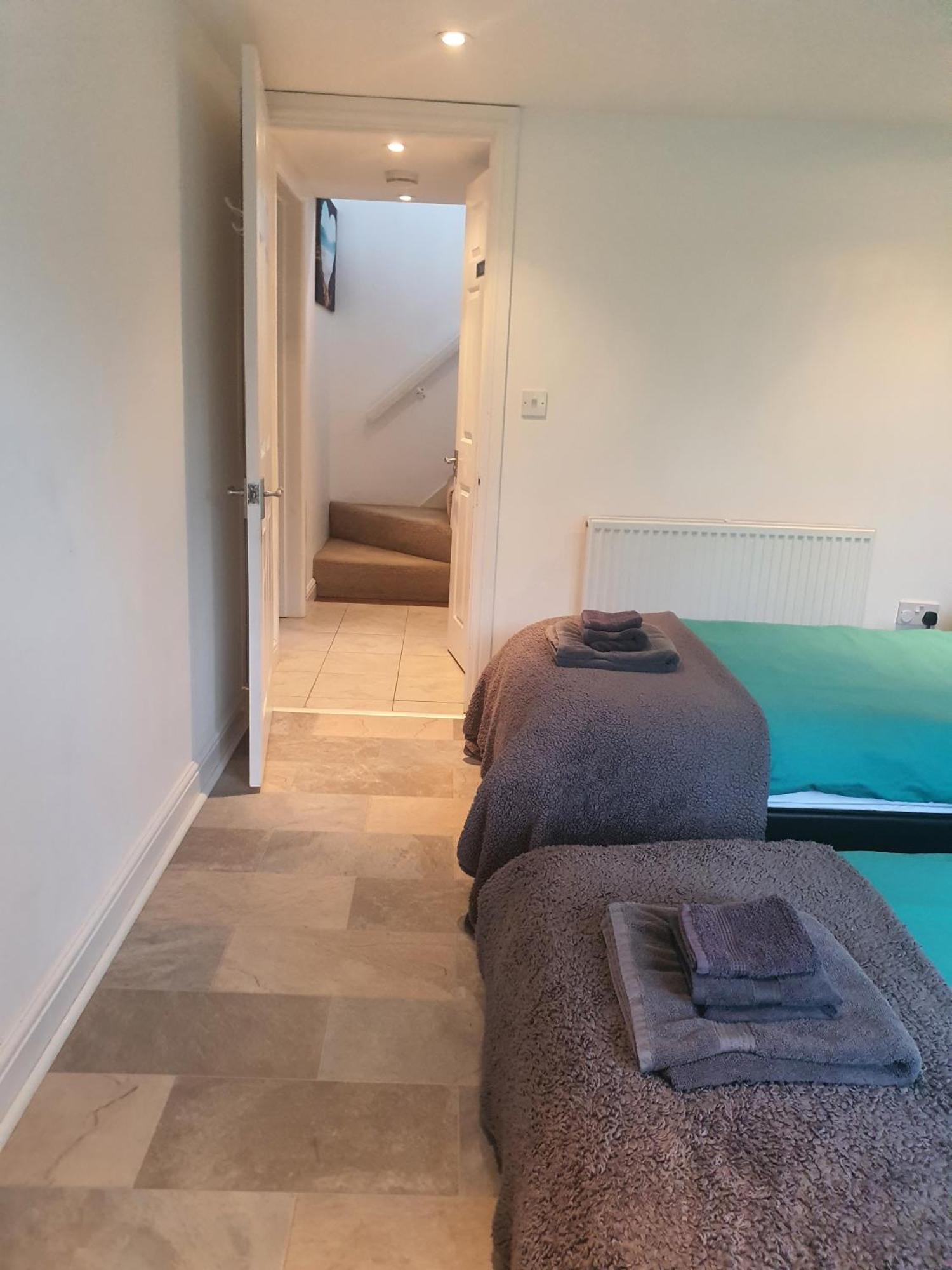 Idyllic 2 Bedroom Self-Contained Upsidedown Annexe Llandrindod Wells Esterno foto