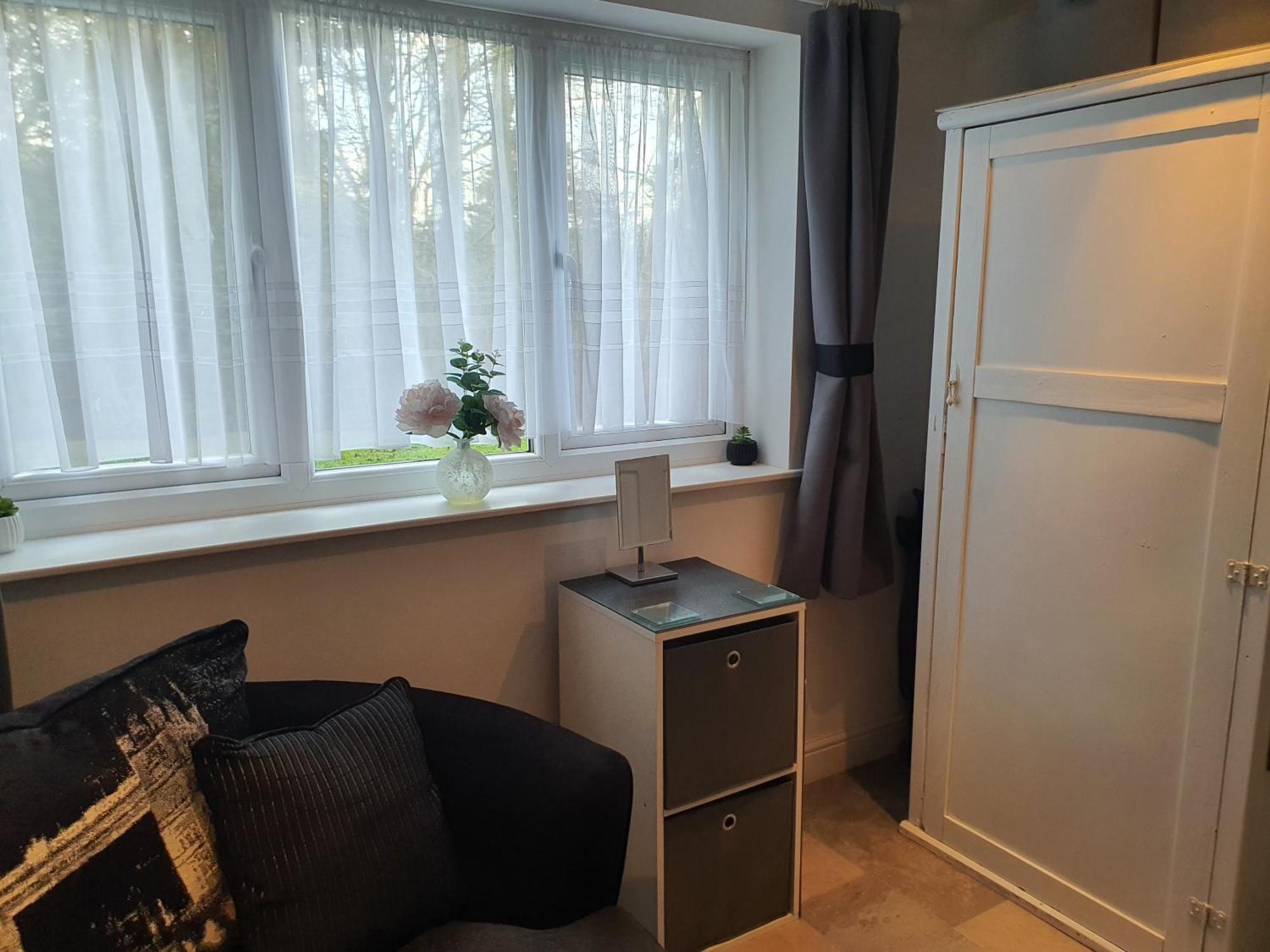 Idyllic 2 Bedroom Self-Contained Upsidedown Annexe Llandrindod Wells Esterno foto