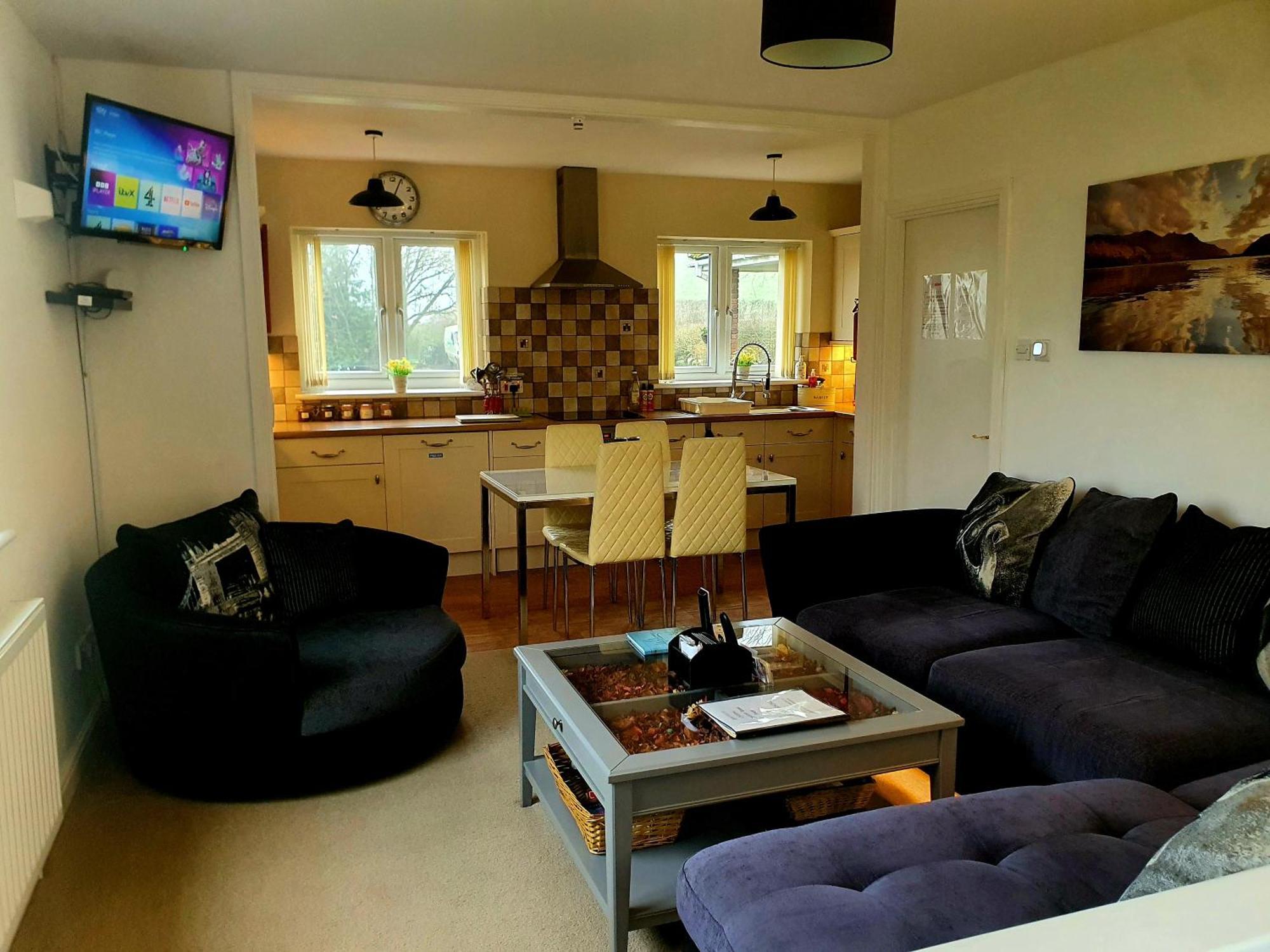 Idyllic 2 Bedroom Self-Contained Upsidedown Annexe Llandrindod Wells Esterno foto